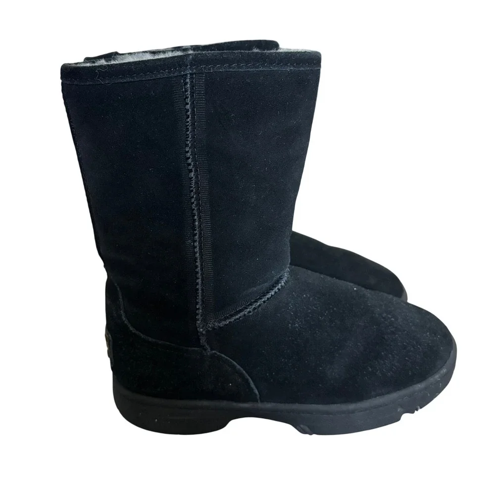 Rj's Fuzzies Black Sheepskin Boots Sz 6 Sherpa‎ lined Genuine Suede Winter Cozy